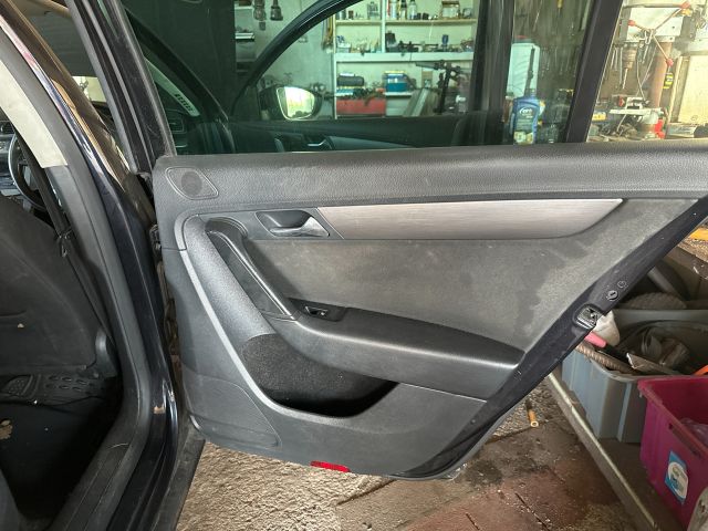 bontott VW PASSAT B7 Jobb hátsó Ablakemelő Szerkezet (Elektromos)