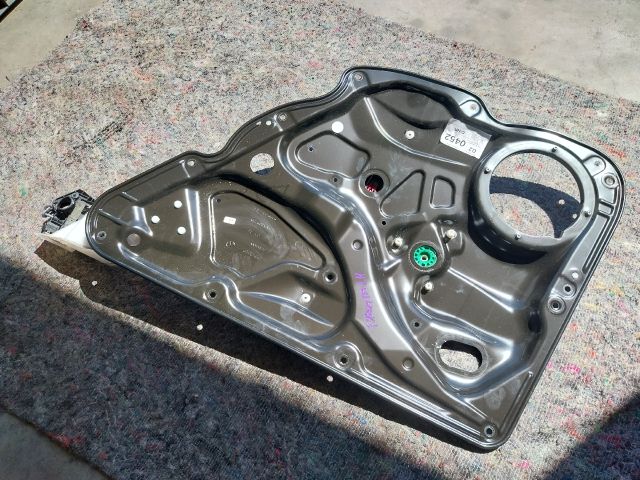 bontott VW PASSAT B7 Jobb hátsó Ablakemelő Szerkezet (Elektromos)