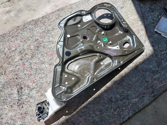 bontott VW PASSAT B7 Jobb hátsó Ablakemelő Szerkezet (Elektromos)