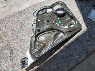 bontott VW PASSAT B7 Jobb hátsó Ablakemelő Szerkezet (Elektromos)