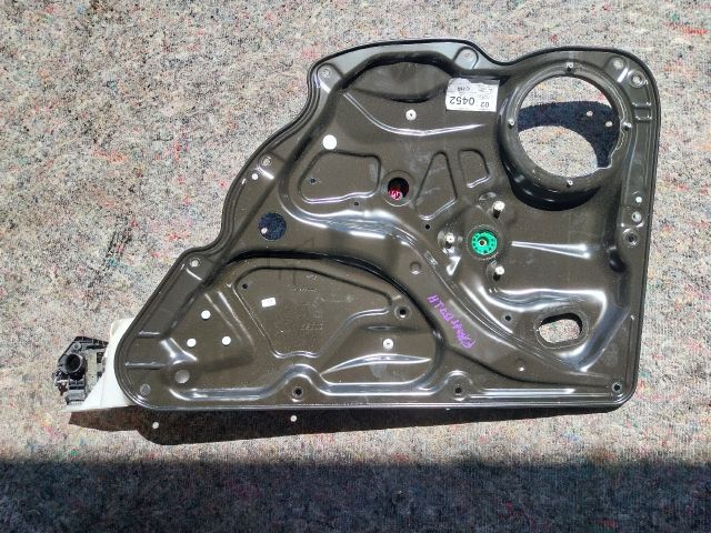 bontott VW PASSAT B7 Jobb hátsó Ablakemelő Szerkezet (Elektromos)