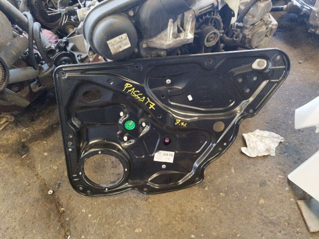 bontott VW PASSAT B7 Jobb hátsó Ablakemelő Szerkezet (Elektromos)