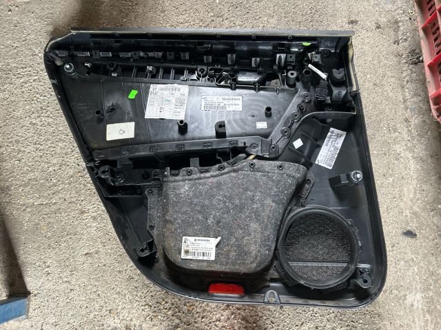 bontott VW PASSAT B7 Jobb hátsó Ajtó Kárpit