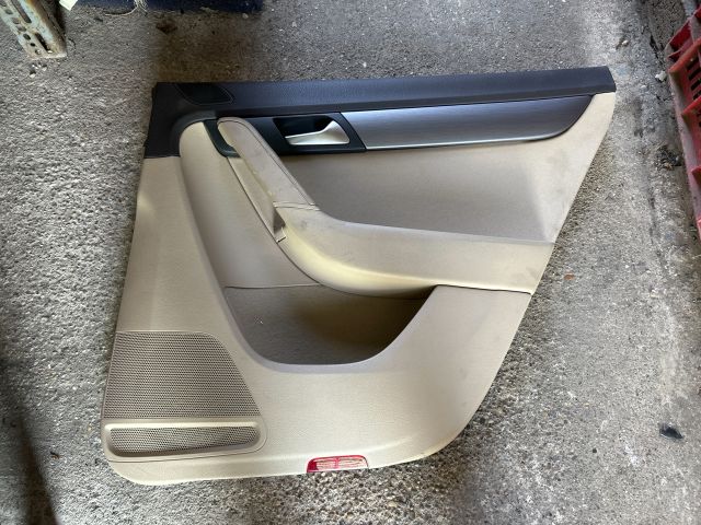 bontott VW PASSAT B7 Jobb hátsó Ajtó Kárpit