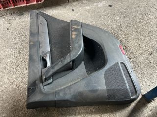 bontott VW PASSAT B7 Jobb hátsó Ajtó Kárpit