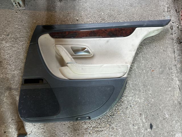 bontott VW PASSAT B7 Jobb hátsó Ajtó Kárpit