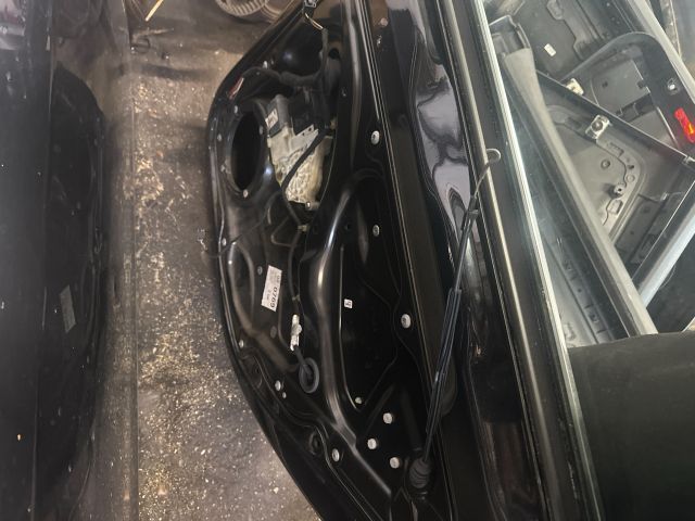 bontott VW PASSAT B7 Jobb hátsó Ajtó (Részeivel)