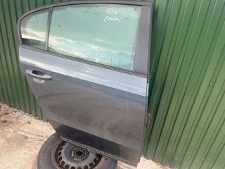 bontott VW PASSAT B7 Jobb hátsó Ajtó (Részeivel)
