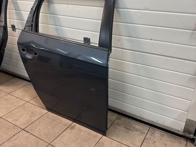 bontott VW PASSAT B7 Jobb hátsó Ajtó (Üres lemez)