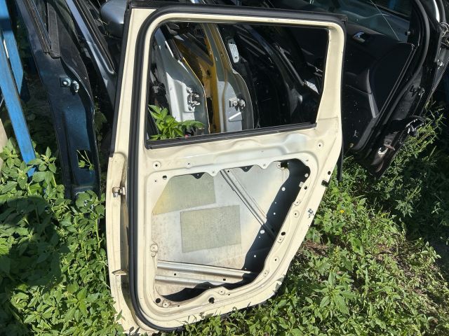 bontott VW PASSAT B7 Jobb hátsó Ajtó (Üres lemez)