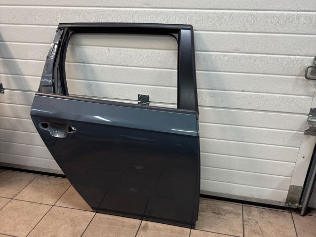 bontott VW PASSAT B7 Jobb hátsó Ajtó (Üres lemez)