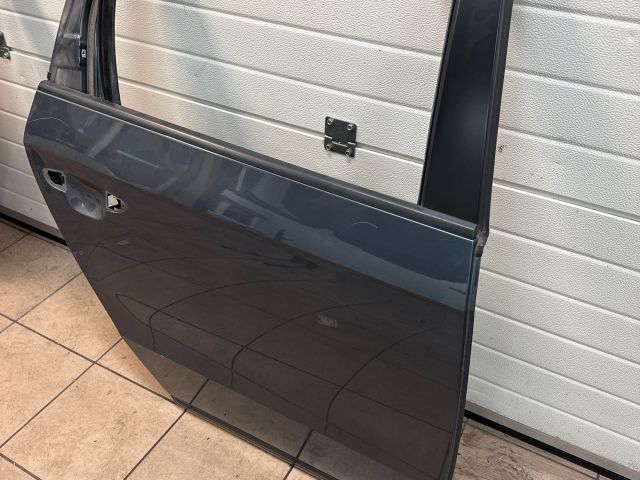 bontott VW PASSAT B7 Jobb hátsó Ajtó (Üres lemez)
