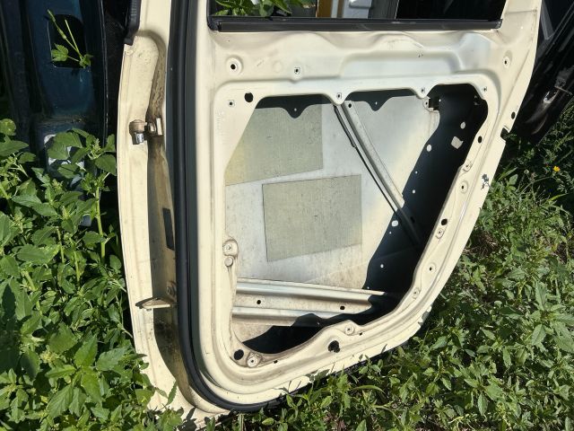 bontott VW PASSAT B7 Jobb hátsó Ajtó (Üres lemez)