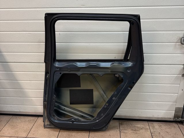 bontott VW PASSAT B7 Jobb hátsó Ajtó (Üres lemez)