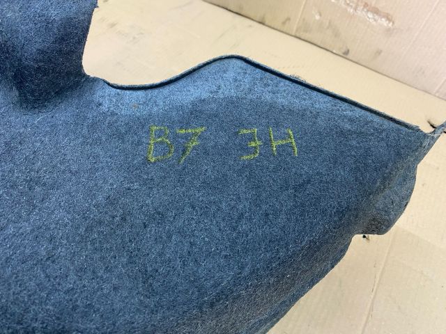 bontott VW PASSAT B7 Jobb hátsó Dobbetét (Kerékjárati, Műanyag)