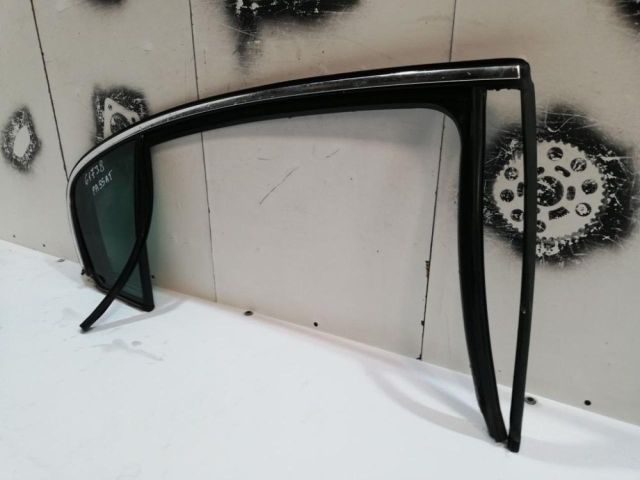 bontott VW PASSAT B7 Jobb hátsó Fixüveg (Ajtóban)