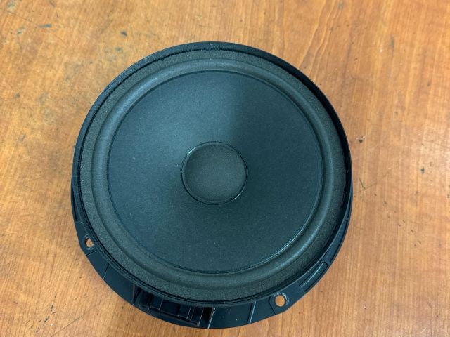 bontott VW PASSAT B7 Jobb hátsó Hangszóró