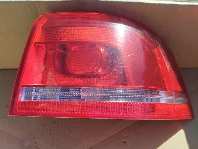 bontott VW PASSAT B7 Jobb Hátsó Lámpa