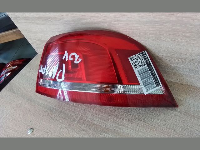 bontott VW PASSAT B7 Jobb Hátsó Lámpa