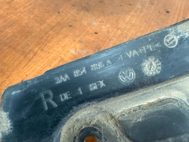 bontott VW PASSAT B7 Jobb hátsó Sárvédő Gumi