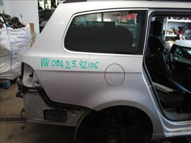 bontott VW PASSAT B7 Jobb hátsó Sárvédő