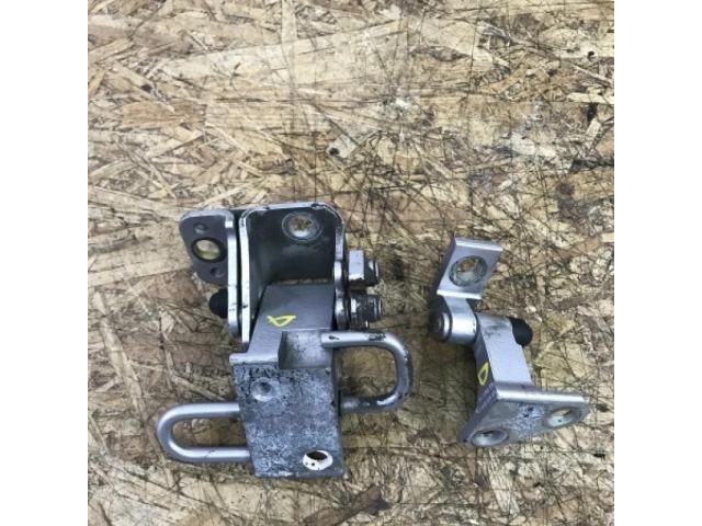 bontott VW PASSAT B7 Jobb hátsó Zsanér