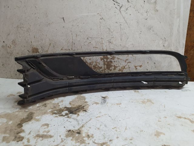 bontott VW PASSAT B7 Jobb Ködfényszóró Lámpakeret