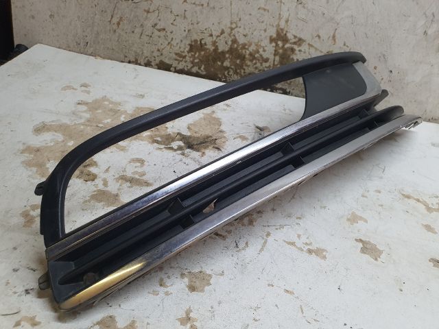 bontott VW PASSAT B7 Jobb Ködfényszóró Lámpakeret