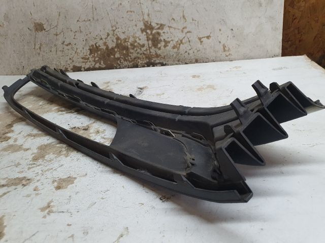 bontott VW PASSAT B7 Jobb Ködfényszóró Lámpakeret