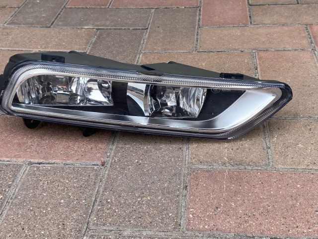 bontott VW PASSAT B7 Jobb Ködlámpa Rács