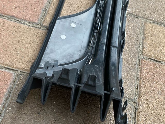 bontott VW PASSAT B7 Jobb Ködlámpa Rács