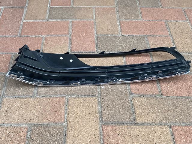 bontott VW PASSAT B7 Jobb Ködlámpa Rács