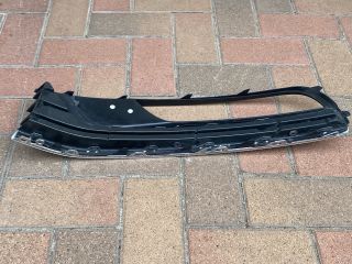 bontott VW PASSAT B7 Jobb Ködlámpa Rács