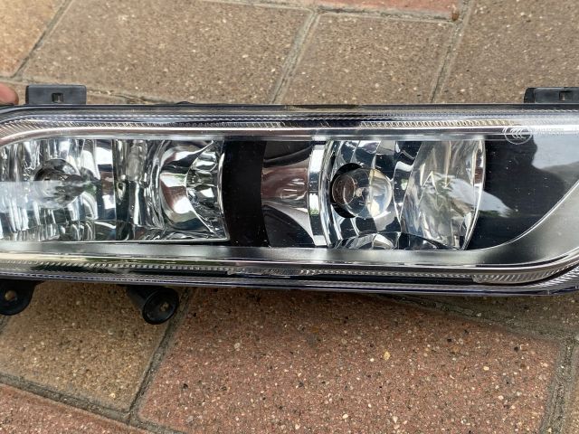 bontott VW PASSAT B7 Jobb Ködlámpa Rács