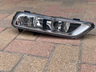bontott VW PASSAT B7 Jobb Ködlámpa Rács