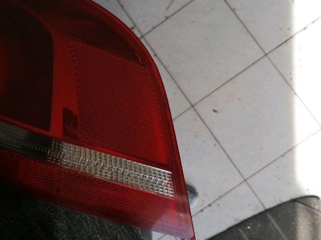 bontott VW PASSAT B7 Jobb Külső Hátsó Lámpa