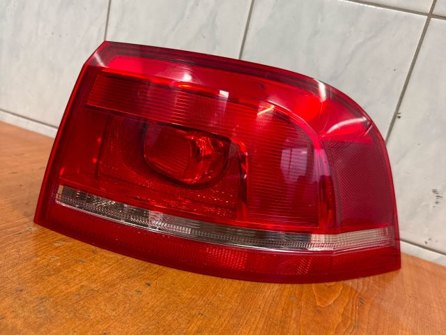 bontott VW PASSAT B7 Jobb Külső Hátsó Lámpa