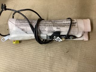 bontott VW PASSAT B7 Jobb Oldallégzsák