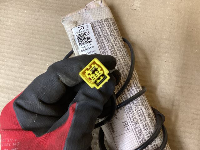 bontott VW PASSAT B7 Jobb Oldallégzsák