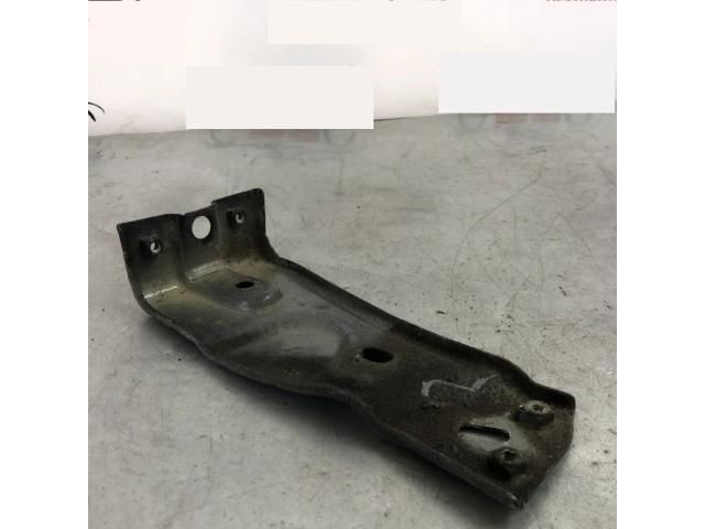 bontott VW PASSAT B7 Jobb Sárvédő Oldaltartó