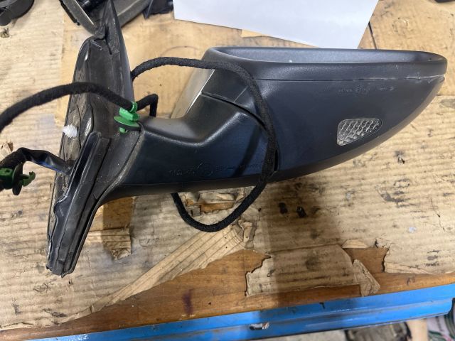 bontott VW PASSAT B7 Jobb Visszapillantó Tükör (Elektromos)