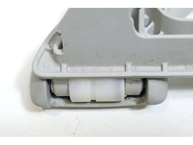 bontott VW PASSAT B7 Kapaszkodó (Pozíciófüggetlen)