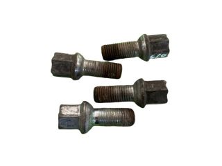 bontott VW PASSAT B7 Kerék Csavar Szett