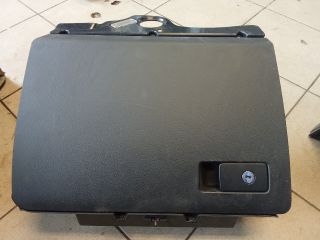 bontott VW PASSAT B7 Kesztyűtartó