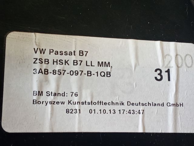 bontott VW PASSAT B7 Kesztyűtartó