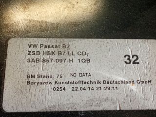 bontott VW PASSAT B7 Kesztyűtartó