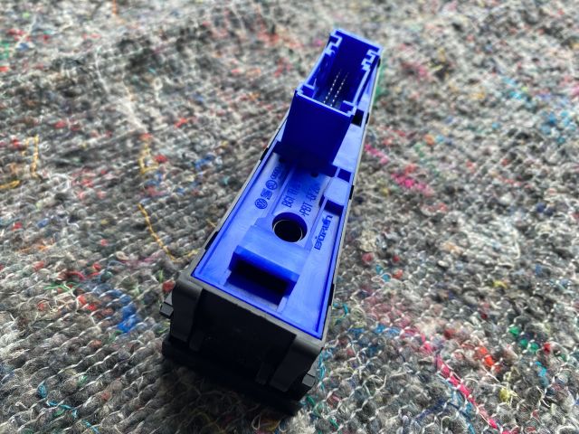 bontott VW PASSAT B7 Kézifék Kapcsoló