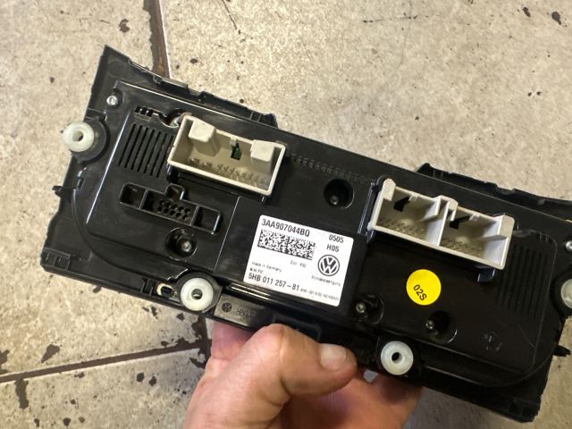 bontott VW PASSAT B7 Klíma Kapcsoló