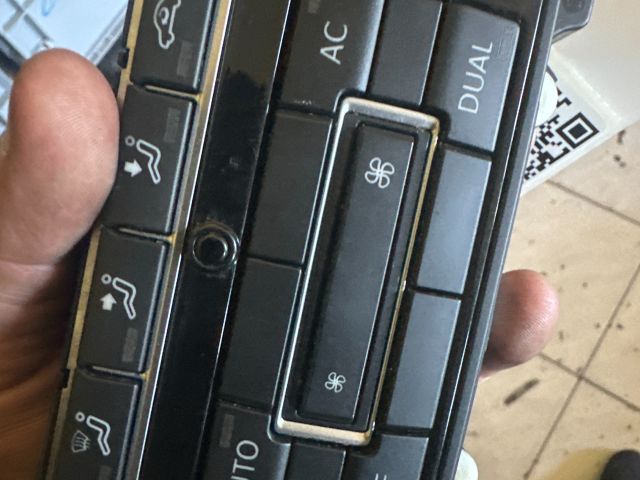 bontott VW PASSAT B7 Klíma Kapcsoló