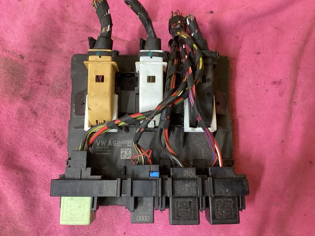 bontott VW PASSAT B7 Komfort Elektronika